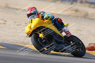 media/Dec-17-2022-SoCal Trackdays (Sat) [[224abd9271]]/Turn 7 Set 2 (1140am)/